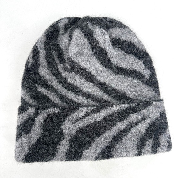 Zara Accessories - ZARA Women Zebra Print Knit Beanie Hat Grey Black Fuzzy Soft